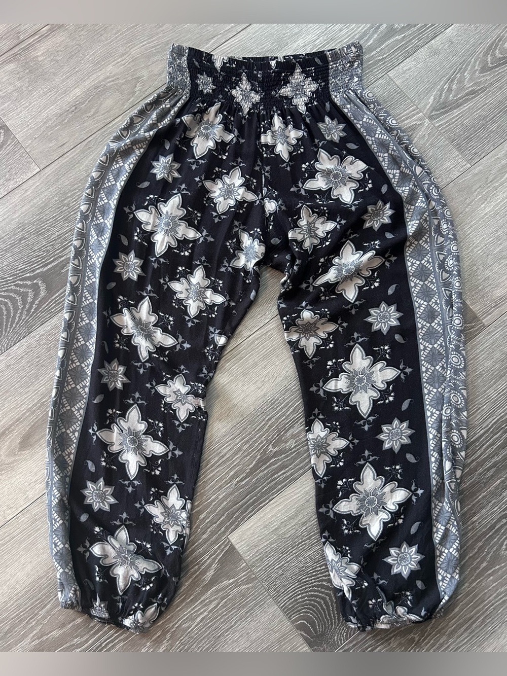 Lotus and Luna Harem Pants Womens Size M White Black Lotus Yoga Hippie